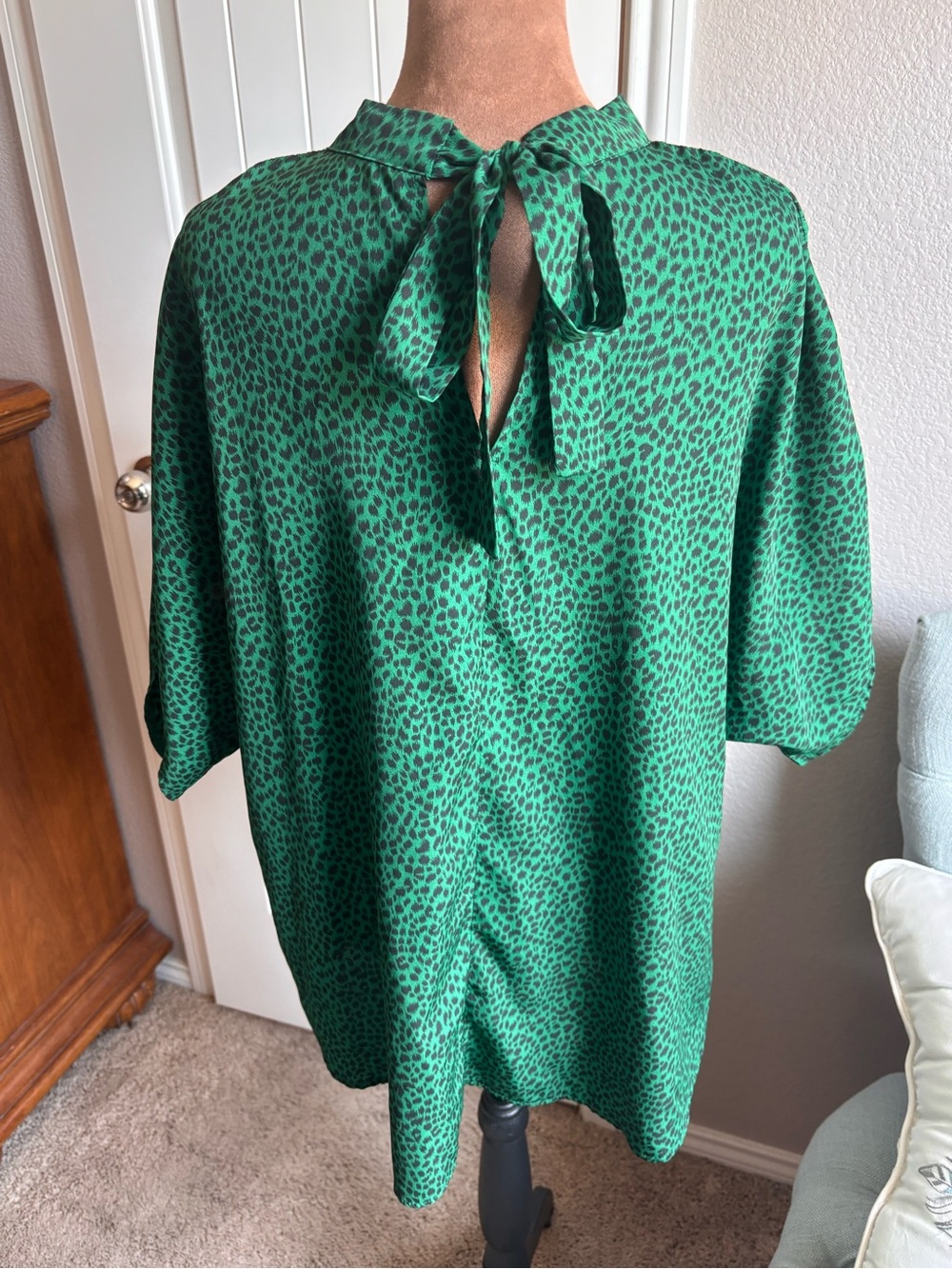 Women's Green Printed Blouse - Elegant High Neck Top L - Picture 2 of 3